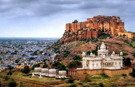 MAJESTIC FORTS & PALACES OF RAJASTHAN